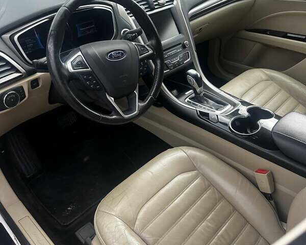 Белый Форд Фьюжн, объемом двигателя 2 л и пробегом 125 тыс. км за 12000 $, фото 4 на Automoto.ua