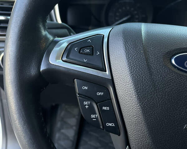 Білий Форд Фьюжен, об'ємом двигуна 2 л та пробігом 180 тис. км за 11400 $, фото 10 на Automoto.ua