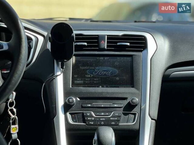 Білий Форд Фьюжен, об'ємом двигуна 2 л та пробігом 75 тис. км за 12900 $, фото 11 на Automoto.ua