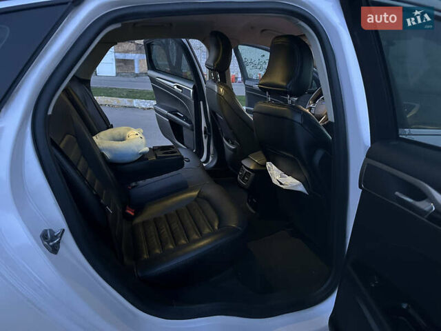 Білий Форд Фьюжен, об'ємом двигуна 2 л та пробігом 203 тис. км за 11500 $, фото 16 на Automoto.ua