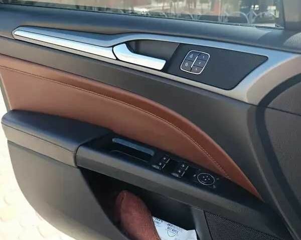 Білий Форд Фьюжен, об'ємом двигуна 2 л та пробігом 145 тис. км за 11700 $, фото 10 на Automoto.ua