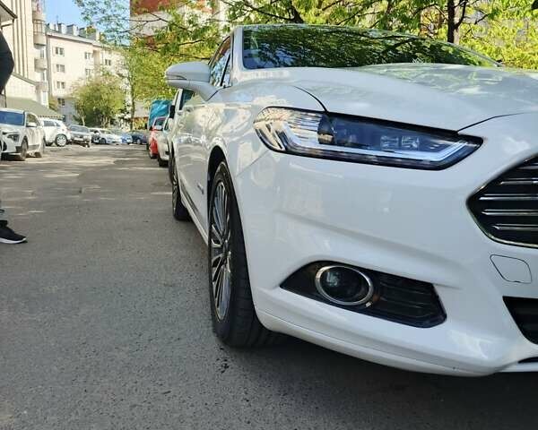 Белый Форд Фьюжн, объемом двигателя 2 л и пробегом 215 тыс. км за 10550 $, фото 10 на Automoto.ua