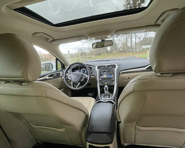 Белый Форд Фьюжн, объемом двигателя 2 л и пробегом 160 тыс. км за 10800 $, фото 12 на Automoto.ua