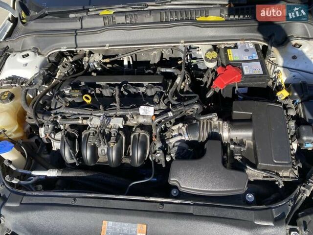 Белый Форд Фьюжн, объемом двигателя 2.49 л и пробегом 158 тыс. км за 11999 $, фото 9 на Automoto.ua