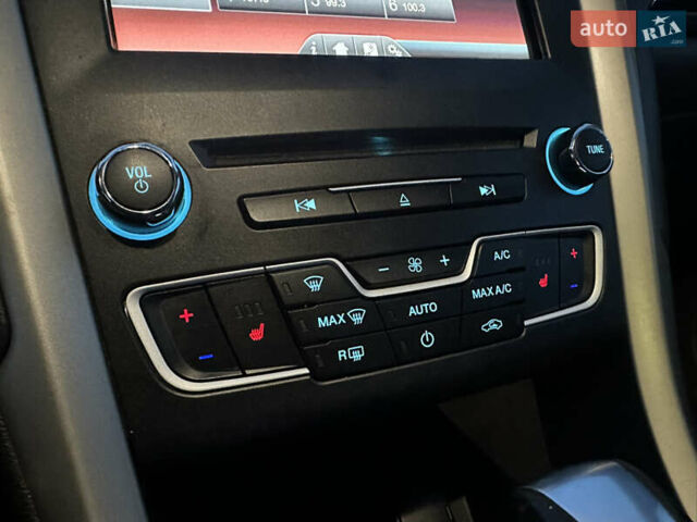 Білий Форд Фьюжен, об'ємом двигуна 2 л та пробігом 203 тис. км за 11500 $, фото 24 на Automoto.ua
