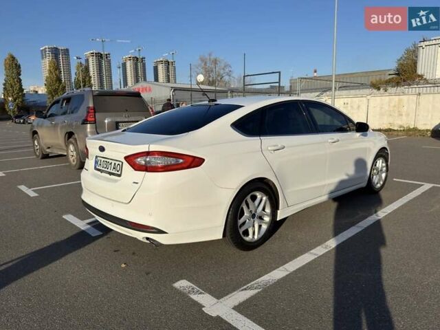 Белый Форд Фьюжн, объемом двигателя 2.49 л и пробегом 138 тыс. км за 11900 $, фото 4 на Automoto.ua