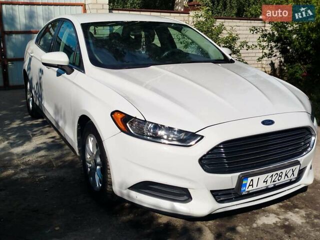 Форд Фьюжн 2015 в Киеве на Automoto.ua Белый Форд Фьюжн, объемом двигателя 2.5 л и пробегом 199 тыс. км за 10200 $, фото 2 на Automoto.ua