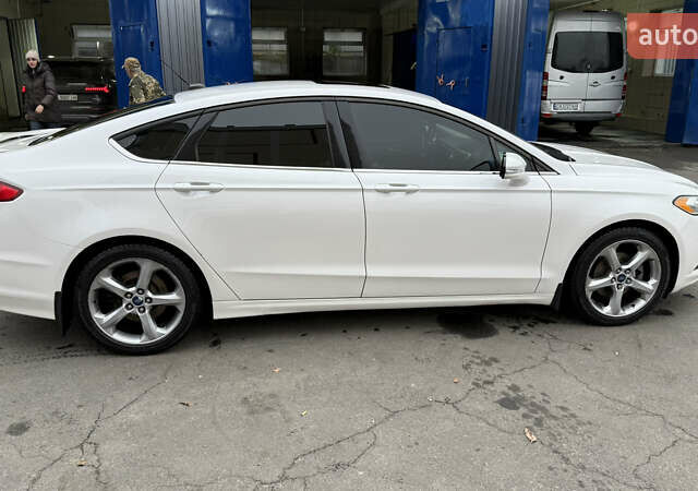 Белый Форд Фьюжн, объемом двигателя 2.5 л и пробегом 240 тыс. км за 9300 $, фото 3 на Automoto.ua