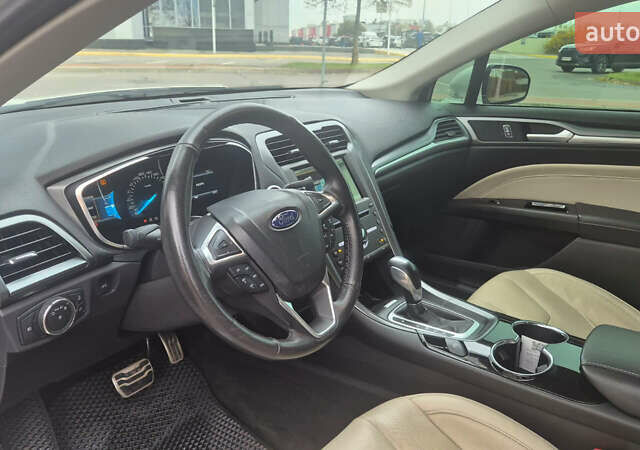 Білий Форд Фьюжен, об'ємом двигуна 2 л та пробігом 158 тис. км за 10950 $, фото 8 на Automoto.ua