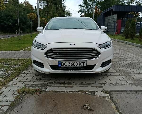 Белый Форд Фьюжн, объемом двигателя 2.5 л и пробегом 145 тыс. км за 10700 $, фото 1 на Automoto.ua