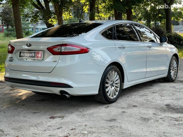 Белый Форд Фьюжн, объемом двигателя 2 л и пробегом 163 тыс. км за 12790 $, фото 8 на Automoto.ua