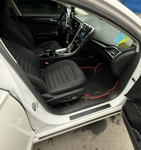 Белый Форд Фьюжн, объемом двигателя 2.5 л и пробегом 240 тыс. км за 9300 $, фото 25 на Automoto.ua