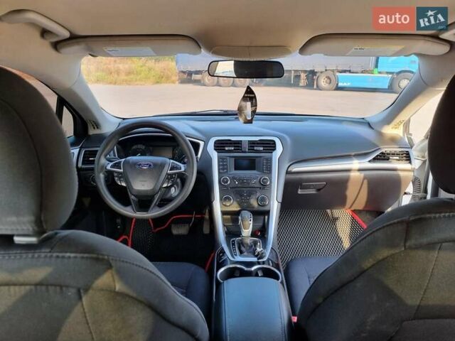 Білий Форд Фьюжен, об'ємом двигуна 2.49 л та пробігом 220 тис. км за 9500 $, фото 11 на Automoto.ua