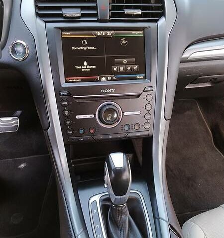 Белый Форд Фьюжн, объемом двигателя 2 л и пробегом 235 тыс. км за 11000 $, фото 1 на Automoto.ua