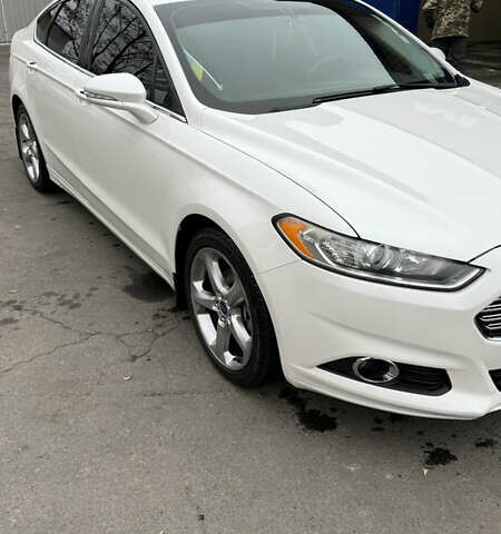 Белый Форд Фьюжн, объемом двигателя 2.5 л и пробегом 240 тыс. км за 9300 $, фото 2 на Automoto.ua