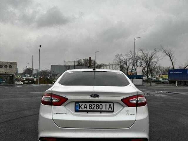 Белый Форд Фьюжн, объемом двигателя 2.5 л и пробегом 168 тыс. км за 8500 $, фото 2 на Automoto.ua