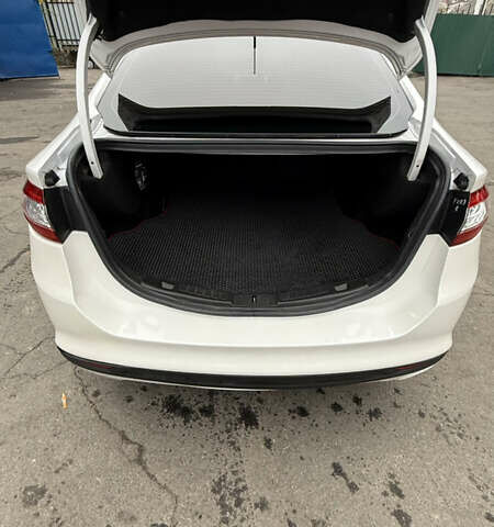 Белый Форд Фьюжн, объемом двигателя 2.5 л и пробегом 240 тыс. км за 9300 $, фото 19 на Automoto.ua