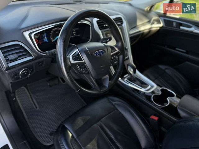 Белый Форд Фьюжн, объемом двигателя 2.5 л и пробегом 194 тыс. км за 11500 $, фото 14 на Automoto.ua