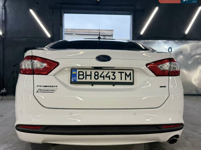 Белый Форд Фьюжн, объемом двигателя 2.5 л и пробегом 194 тыс. км за 11500 $, фото 5 на Automoto.ua