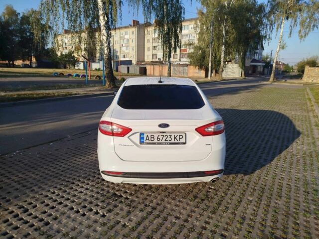 Белый Форд Фьюжн, объемом двигателя 2 л и пробегом 160 тыс. км за 9300 $, фото 3 на Automoto.ua