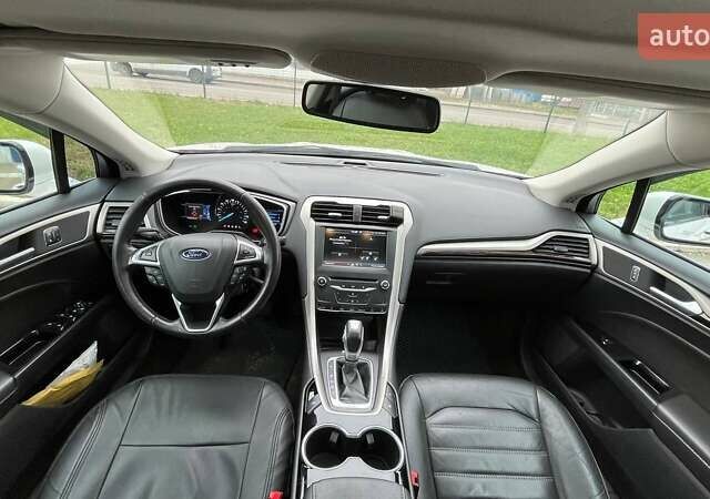 Білий Форд Фьюжен, об'ємом двигуна 2 л та пробігом 176 тис. км за 12500 $, фото 9 на Automoto.ua