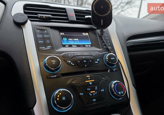 Білий Форд Фьюжен, об'ємом двигуна 2.5 л та пробігом 240 тис. км за 9449 $, фото 44 на Automoto.ua