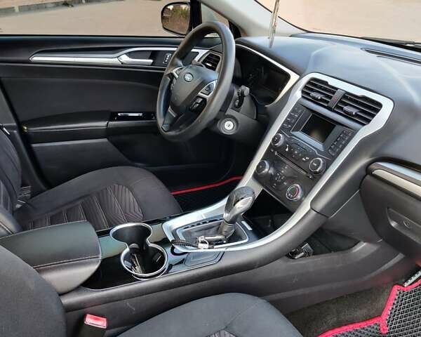 Білий Форд Фьюжен, об'ємом двигуна 2.49 л та пробігом 220 тис. км за 9500 $, фото 35 на Automoto.ua
