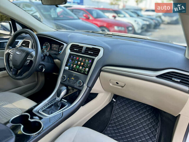 Білий Форд Фьюжен, об'ємом двигуна 2.49 л та пробігом 201 тис. км за 9300 $, фото 39 на Automoto.ua