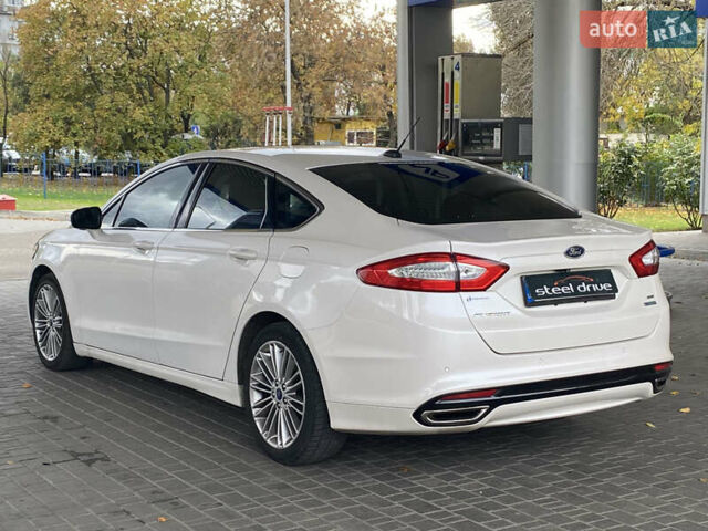 Форд Фьюжн 2015 в Николаеве на Automoto.ua Белый Форд Фьюжн, объемом двигателя 2 л и пробегом 115 тыс. км за 9699 $, фото 4 на Automoto.ua