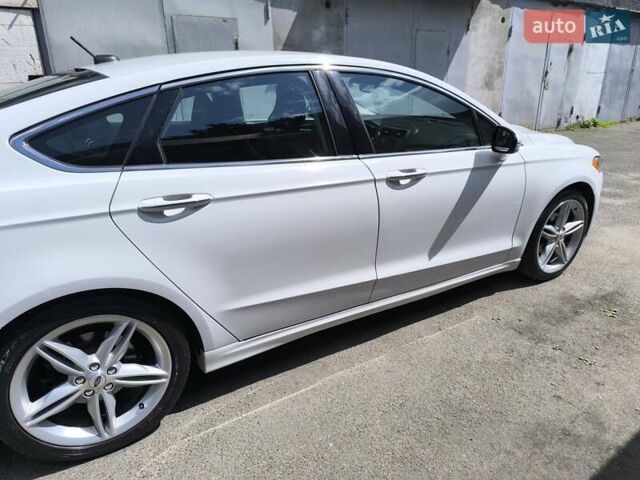 Белый Форд Фьюжн, объемом двигателя 2 л и пробегом 259 тыс. км за 10700 $, фото 33 на Automoto.ua