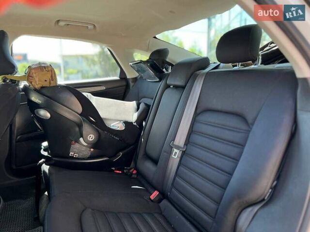 Білий Форд Фьюжен, об'ємом двигуна 2 л та пробігом 75 тис. км за 12900 $, фото 17 на Automoto.ua