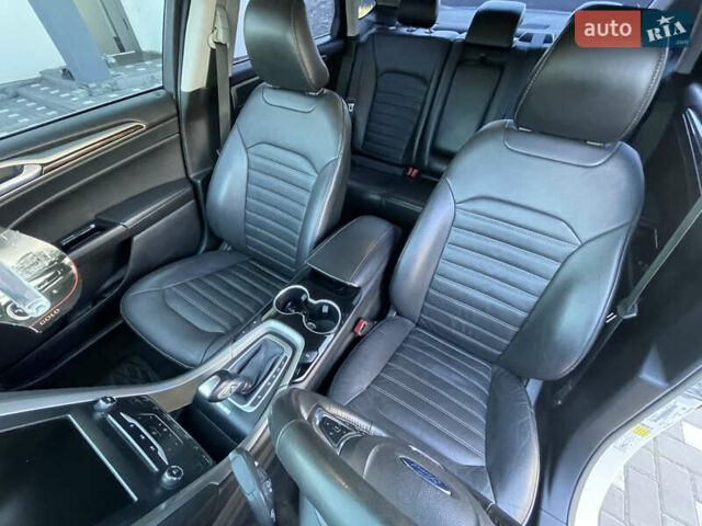 Білий Форд Фьюжен, об'ємом двигуна 2 л та пробігом 180 тис. км за 11400 $, фото 7 на Automoto.ua