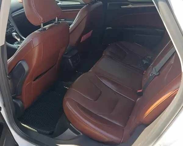 Білий Форд Фьюжен, об'ємом двигуна 2 л та пробігом 145 тис. км за 11700 $, фото 11 на Automoto.ua