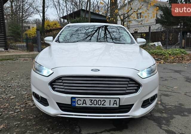 Білий Форд Фьюжен, об'ємом двигуна 2.49 л та пробігом 241 тис. км за 9400 $, фото 1 на Automoto.ua