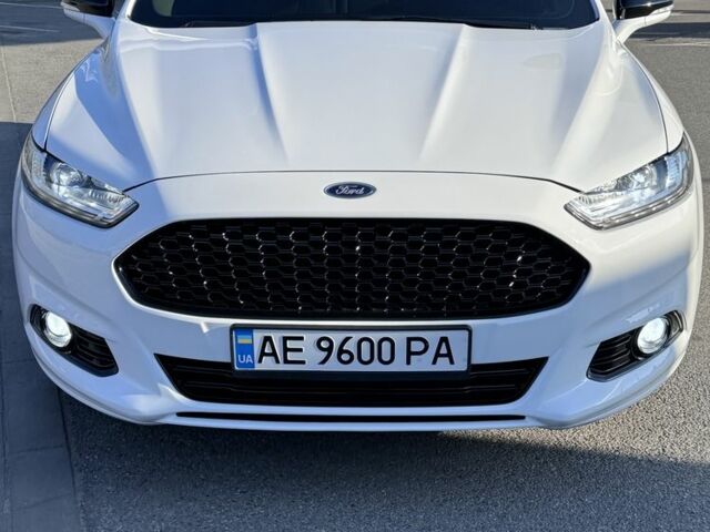 Форд Фьюжн 2015 в Днепре (Днепропетровске) на Automoto.ua Белый Форд Фьюжн, объемом двигателя 2 л и пробегом 166 тыс. км за 11000 $, фото 3 на Automoto.ua