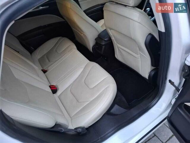 Белый Форд Фьюжн, объемом двигателя 2 л и пробегом 143 тыс. км за 11350 $, фото 29 на Automoto.ua