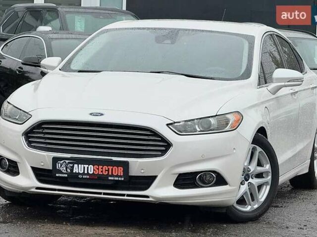 Білий Форд Фьюжен, об'ємом двигуна 2 л та пробігом 127 тис. км за 16000 $, фото 1 на Automoto.ua