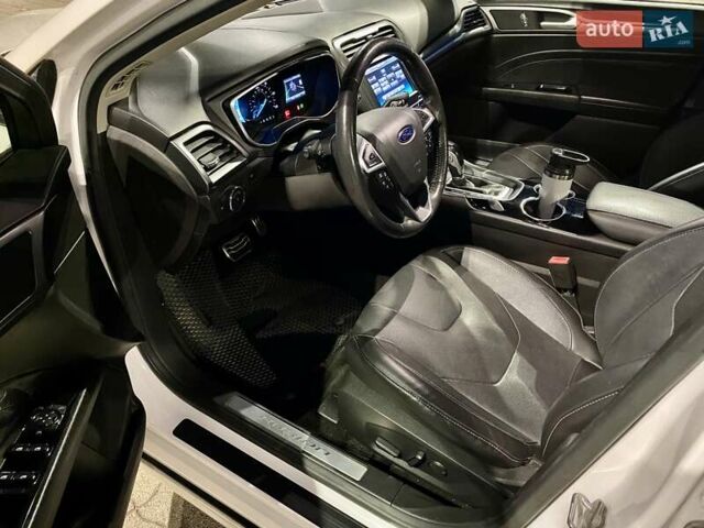 Білий Форд Фьюжен, об'ємом двигуна 2 л та пробігом 154 тис. км за 14400 $, фото 17 на Automoto.ua