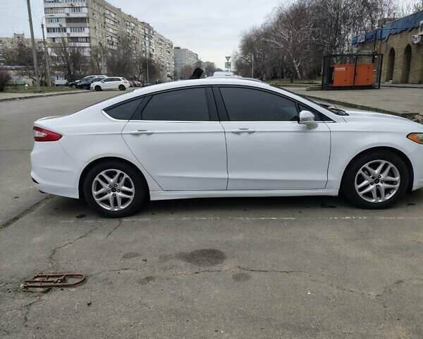 Білий Форд Фьюжен, об'ємом двигуна 2.49 л та пробігом 130 тис. км за 11300 $, фото 10 на Automoto.ua