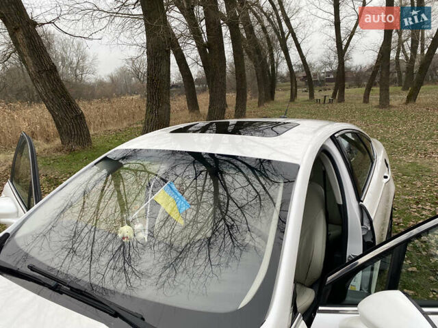 Белый Форд Фьюжн, объемом двигателя 2 л и пробегом 400 тыс. км за 9200 $, фото 14 на Automoto.ua