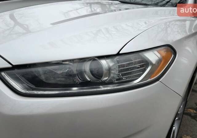 Білий Форд Фьюжен, об'ємом двигуна 2.5 л та пробігом 240 тис. км за 9449 $, фото 28 на Automoto.ua