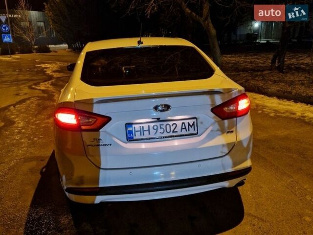 Белый Форд Фьюжн, объемом двигателя 2.49 л и пробегом 235 тыс. км за 10500 $, фото 4 на Automoto.ua