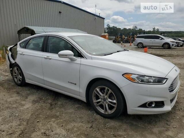 Белый Форд Фьюжн, объемом двигателя 2 л и пробегом 158 тыс. км за 2500 $, фото 1 на Automoto.ua