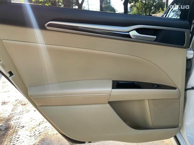 Белый Форд Фьюжн, объемом двигателя 2 л и пробегом 163 тыс. км за 12790 $, фото 16 на Automoto.ua