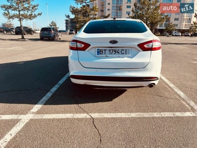 Білий Форд Фьюжен, об'ємом двигуна 2.5 л та пробігом 178 тис. км за 9800 $, фото 3 на Automoto.ua