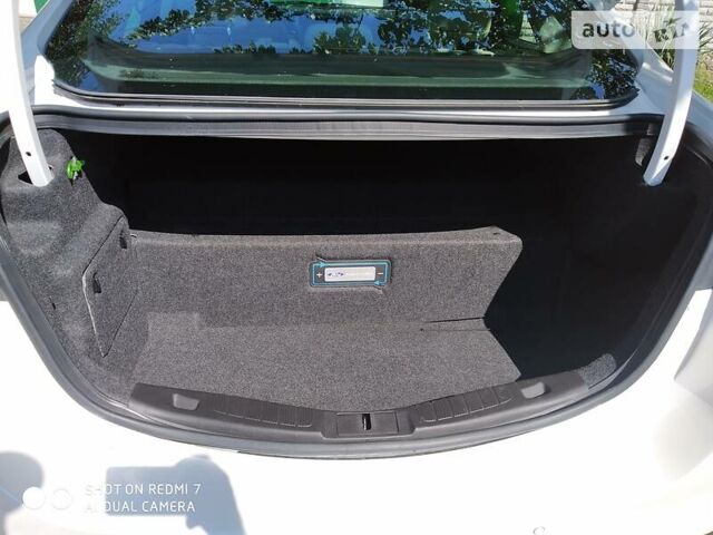 Белый Форд Фьюжн, объемом двигателя 2 л и пробегом 235 тыс. км за 10500 $, фото 14 на Automoto.ua