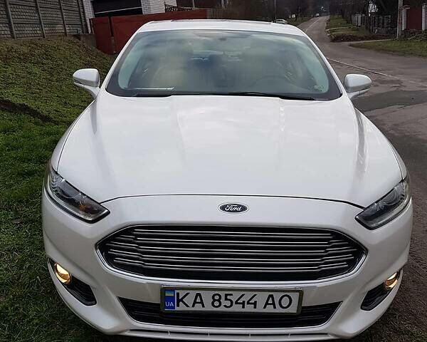 Белый Форд Фьюжн, объемом двигателя 2 л и пробегом 319 тыс. км за 10950 $, фото 2 на Automoto.ua