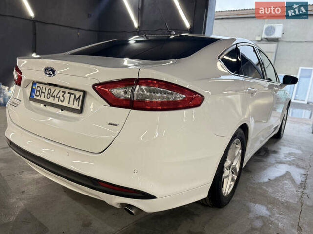 Белый Форд Фьюжн, объемом двигателя 2.5 л и пробегом 194 тыс. км за 11500 $, фото 4 на Automoto.ua