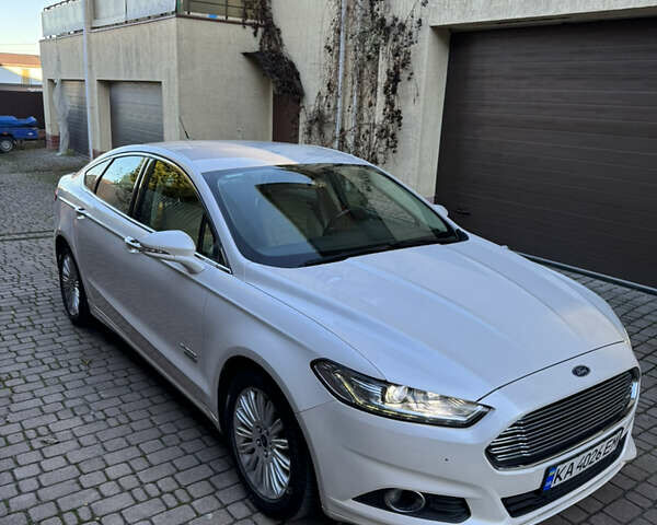 Белый Форд Фьюжн, объемом двигателя 2 л и пробегом 217 тыс. км за 13500 $, фото 4 на Automoto.ua