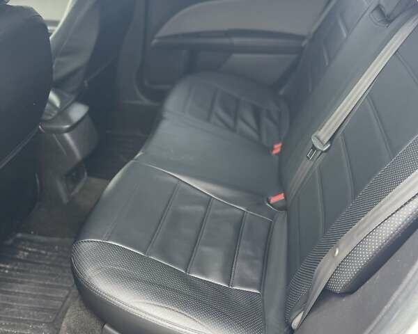 Білий Форд Фьюжен, об'ємом двигуна 2.5 л та пробігом 245 тис. км за 9300 $, фото 4 на Automoto.ua